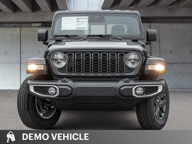 2026 Jeep Gladiator Sport S, čierna, 3 230 km, dovoz Kanada — foto 2 z 20
