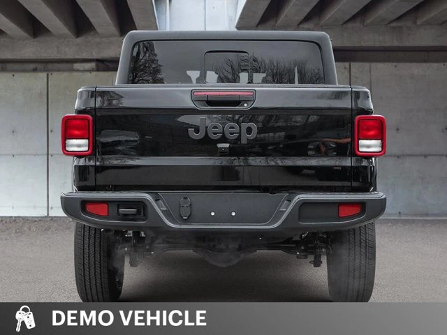 2026 Jeep Gladiator Sport S, čierna, 3 230 km, dovoz Kanada — foto 6 z 20