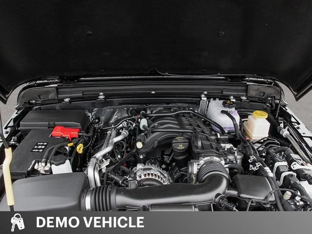 2026 Jeep Gladiator Sport S, čierna, 3 230 km, dovoz Kanada — foto 7 z 20