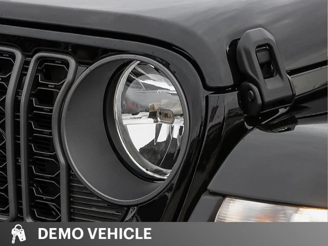 2026 Jeep Gladiator Sport S, čierna, 3 230 km, dovoz Kanada — foto 9 z 20