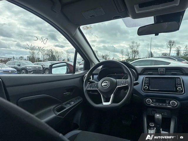 2024 Nissan Versa SV | Backup Camera | Screen Display, červená, 64 776 km, dovoz Kanada — foto 8 z 20