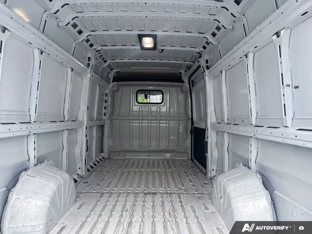2024 RAM Promaster Tradesman | Backup Camera, biela, 31 198 km, dovoz Kanada — foto 13 z 18