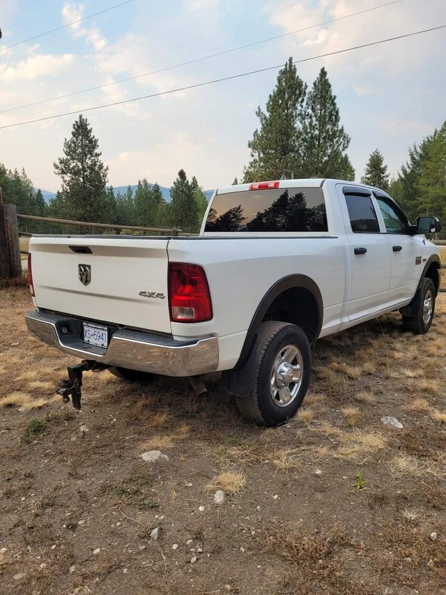 2010 Dodge Ram2500 Heavy Duty, biela, 200 000 km, dovoz Kanada — foto 3 z 5
