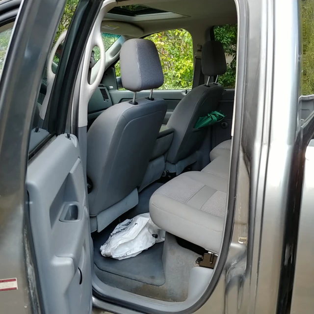 2006 Dodge Ram3500, 104 000 km, dovoz Kanada — foto 5 z 5
