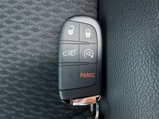 2026 Jeep Compass Altitude | 4WD | Remote Start | Backup Camera | Push Button Start | Apple CarPlay, čierna, 15 km, dovoz Kanada — foto 10 z 20