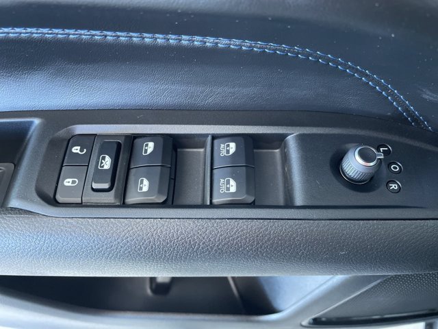 2026 Jeep Compass Altitude | 4WD | Remote Start | Backup Camera | Push Button Start | Apple CarPlay, čierna, 15 km, dovoz Kanada — foto 13 z 20