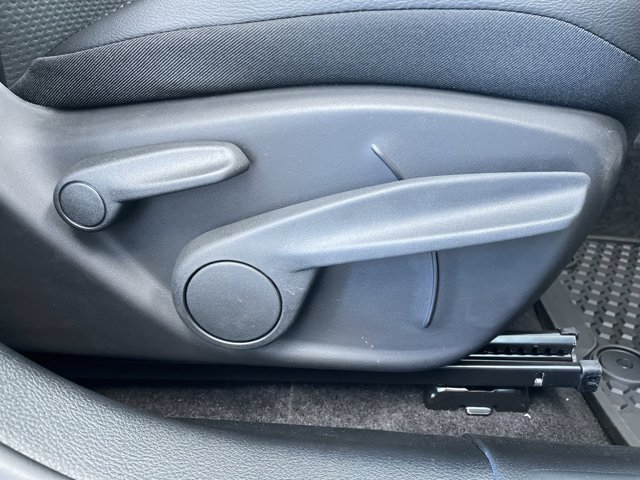 2026 Jeep Compass Altitude | 4WD | Remote Start | Backup Camera | Push Button Start | Apple CarPlay, čierna, 15 km, dovoz Kanada — foto 15 z 20