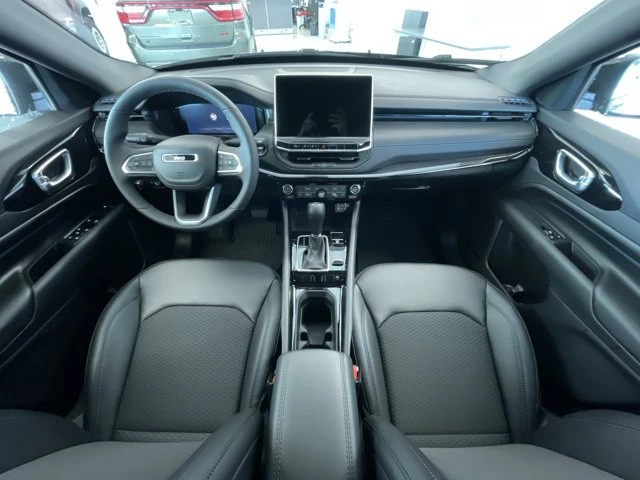 2026 Jeep Compass Altitude | 4WD | Remote Start | Backup Camera | Push Button Start | Apple CarPlay, čierna, 15 km, dovoz Kanada — foto 16 z 20