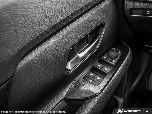2026 Nissan Kicks SV, biela, 10 km, dovoz Kanada — foto 16 z 20