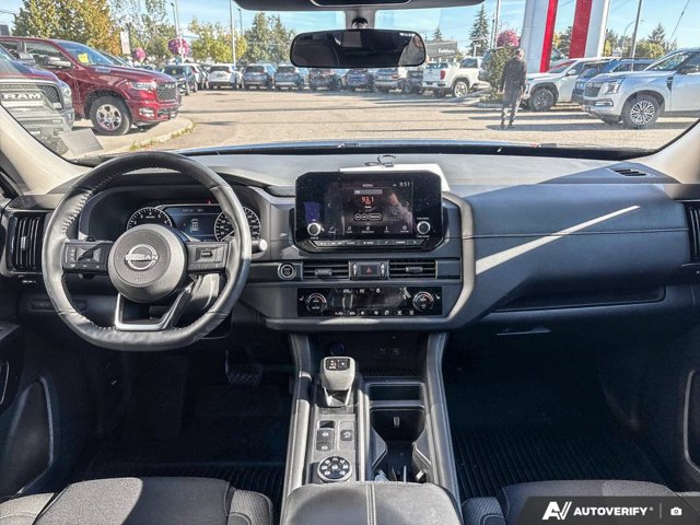 2024 Nissan Pathfinder, čierna, 36 824 km, dovoz Kanada — foto 12 z 20
