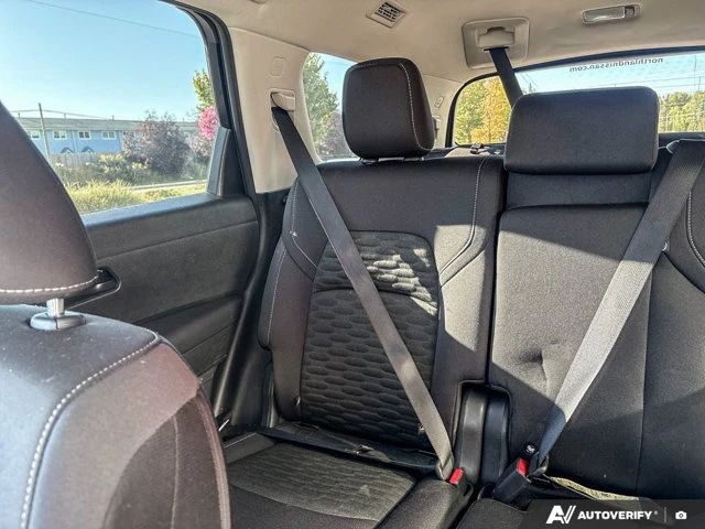 2024 Nissan Pathfinder, čierna, 36 824 km, dovoz Kanada — foto 14 z 20