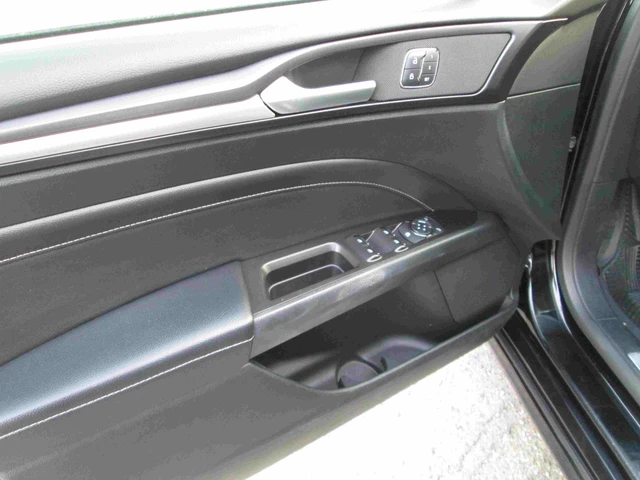 2018 Ford Fusion Titanium, čierna, 136 411 km, dovoz Kanada — foto 8 z 15