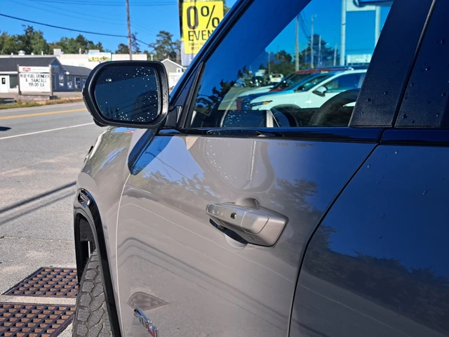 2027 GMC Terrain AT4, strieborná, 1 km, dovoz Kanada — foto 10 z 20