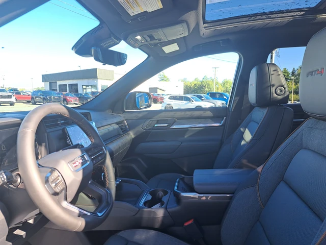 2027 GMC Terrain AT4, strieborná, 1 km, dovoz Kanada — foto 2 z 20