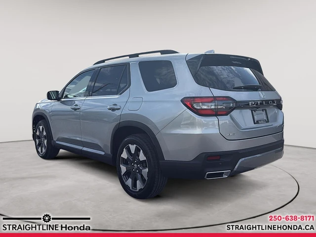 2026 Honda Pilot TOURING, strieborná, 12 km, dovoz Kanada — foto 4 z 5