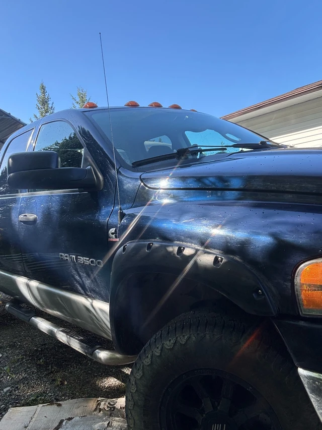 2004 Dodge Ram3500, 231 142 km, dovoz Kanada — foto 2 z 5