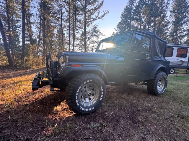 1986 Jeep Cj, čierna, 104 000 km, dovoz Kanada — foto 3 z 5