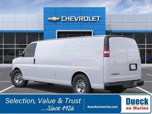 2026 Chevrolet Express Work, biela, 5 km, dovoz Kanada — foto 3 z 5