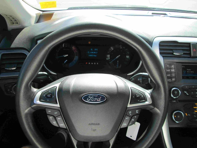 2016 Ford Fusion, biela, 120 417 km, dovoz Kanada — foto 12 z 12