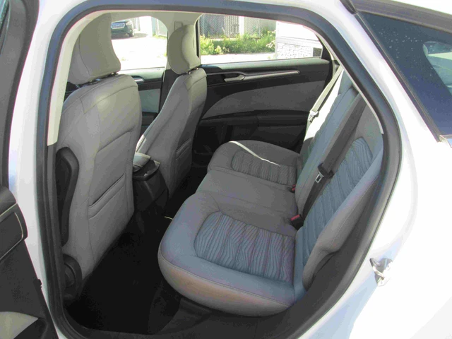 2016 Ford Fusion, biela, 120 417 km, dovoz Kanada — foto 6 z 12