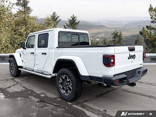 2026 Jeep Gladiator Rubicon, oranžová, 19 km, dovoz Kanada — foto 4 z 20
