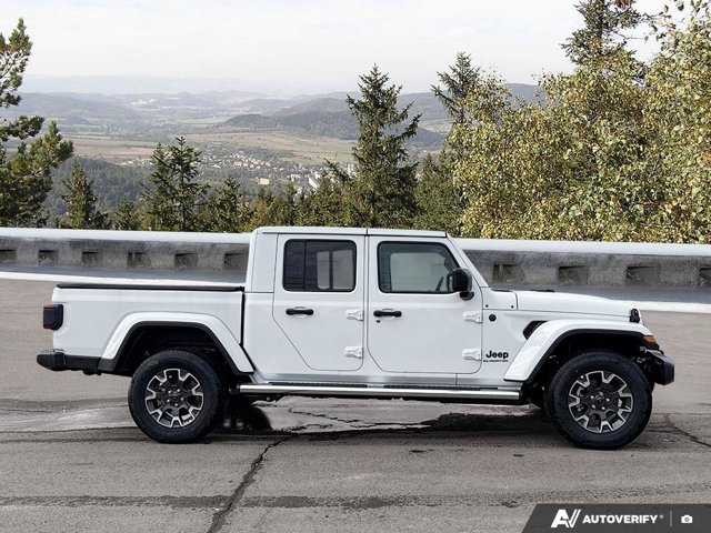 2026 Jeep Gladiator Rubicon, oranžová, 19 km, dovoz Kanada — foto 7 z 20