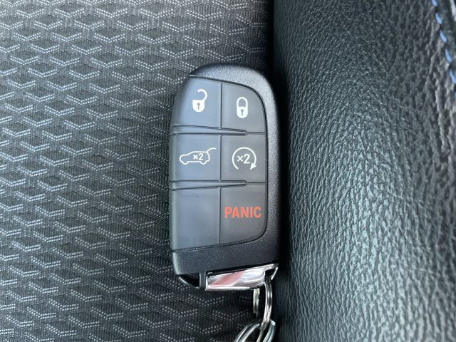 2026 Jeep Compass Altitude | 4WD | Remote Start | Backup Camera | Push Button Start | Apple CarPlay, čierna, 15 km, dovoz Kanada — foto 10 z 20