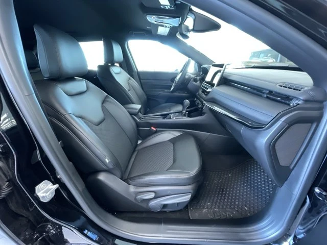 2026 Jeep Compass Altitude | 4WD | Remote Start | Backup Camera | Push Button Start | Apple CarPlay, čierna, 15 km, dovoz Kanada — foto 14 z 20