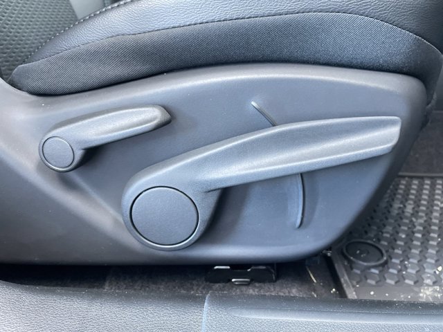 2026 Jeep Compass Altitude | 4WD | Remote Start | Backup Camera | Push Button Start | Apple CarPlay, čierna, 15 km, dovoz Kanada — foto 15 z 20