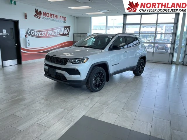 2026 Jeep Compass Altitude | AWD | Leather | Sunroof | NAV | Apple CarPlay | Remote Start | Heated Seats, strieborná, 15 km, dovoz Kanada — foto 1
