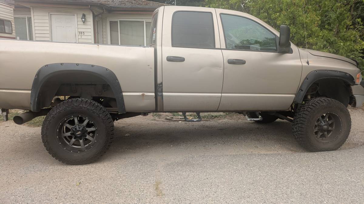 2004 Dodge, dovoz Kanada — foto 2 z 5