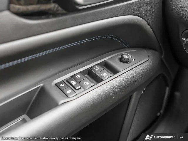2026 Jeep Compass Altitude, červená, 15 km, dovoz Kanada — foto 15 z 20