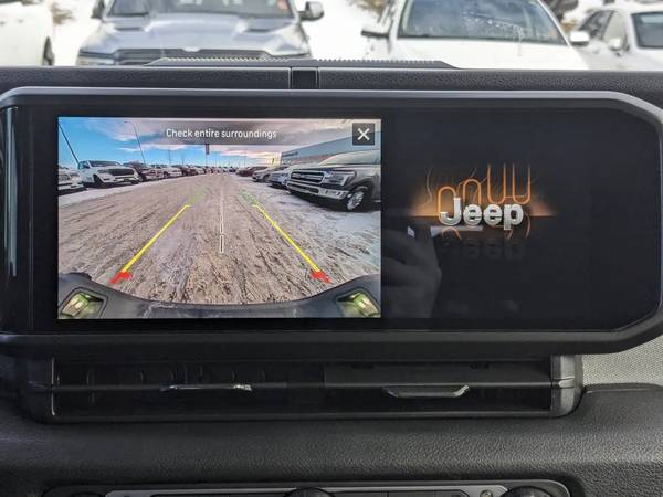 2026 Jeep, dovoz Kanada — foto 12 z 12