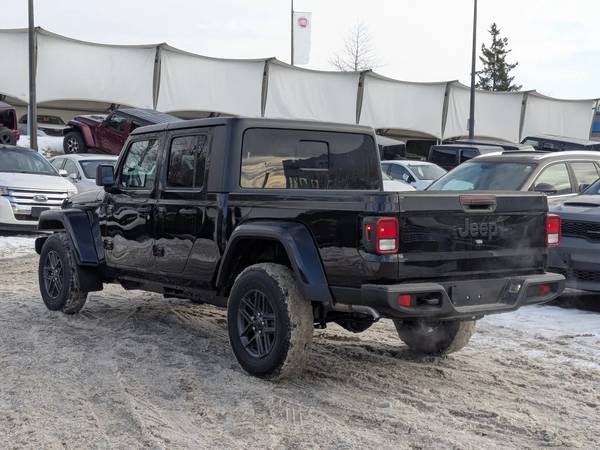 2026 Jeep, dovoz Kanada — foto 4 z 12