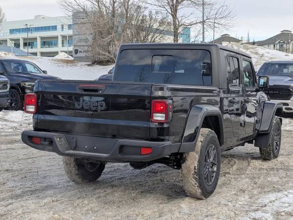 2026 Jeep, dovoz Kanada — foto 6 z 12