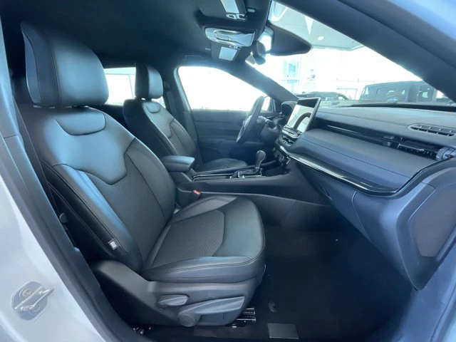 2026 Jeep Compass Altitude | 4WD | Remote Start | Backup Camera | Push Button Start | Apple CarPlay, biela, 15 km, dovoz Kanada — foto 14 z 20