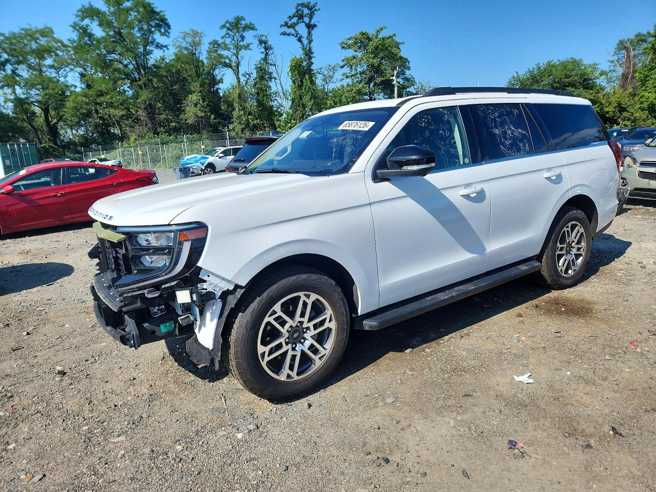 2025 Ford EXPEDITION ACTIVE, biela, 41 251 km, dovoz USA — foto 1