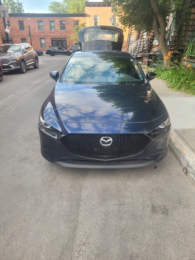2024 Mazda 3, modrá, 38 360 km, dovoz Kanada — foto 1