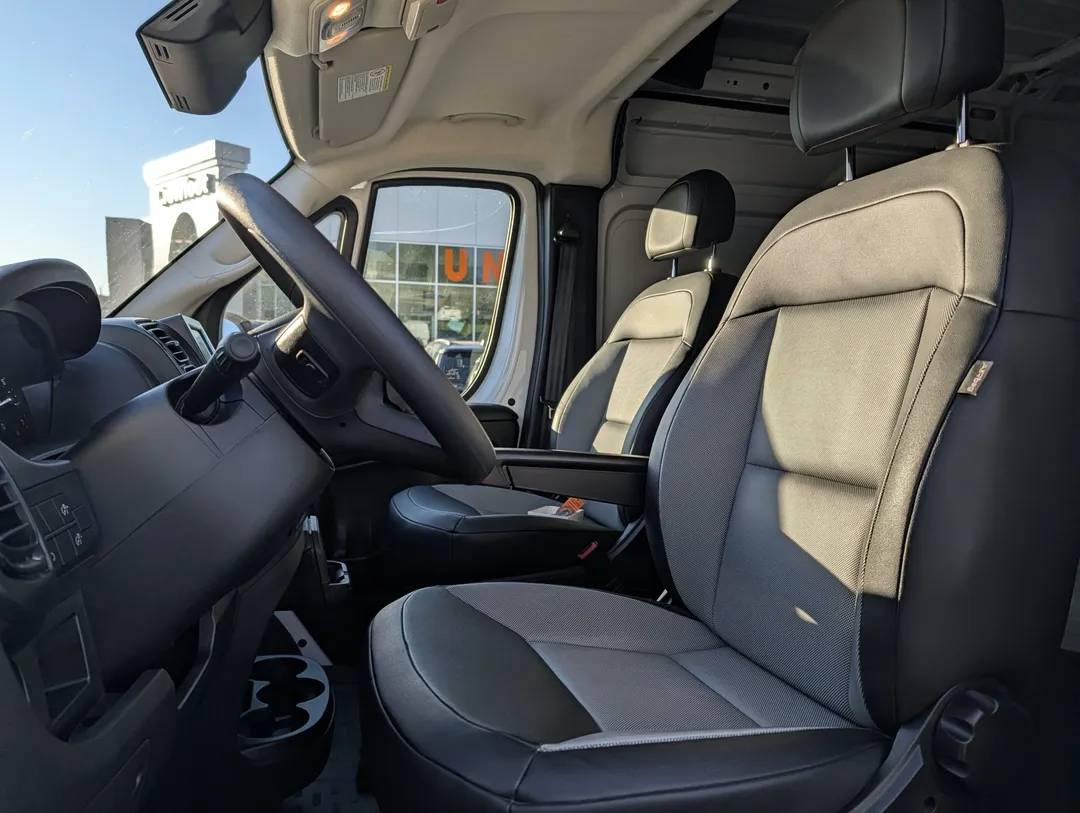 2025 RAM, dovoz Kanada — foto 10 z 12