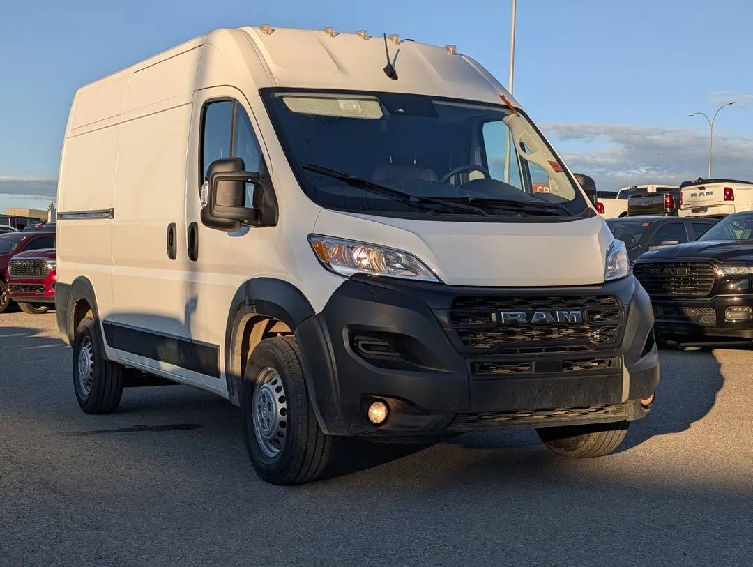 2025 RAM, dovoz Kanada — foto 3 z 12
